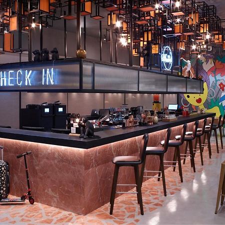 Moxy Athens City Atenas Exterior foto