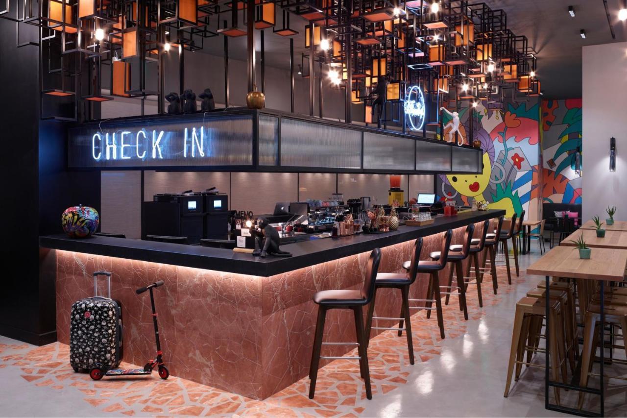 Moxy Athens City Atenas Exterior foto