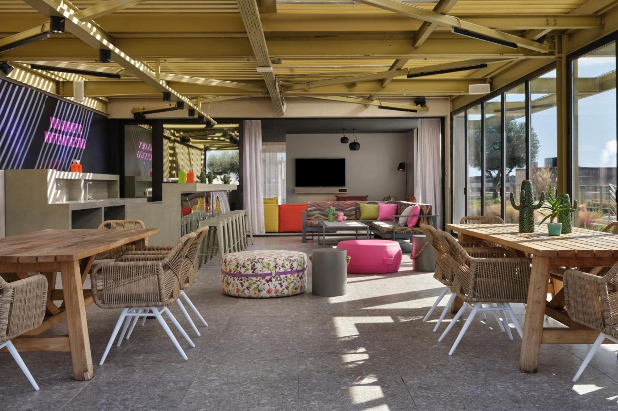 Moxy Athens City Atenas Exterior foto